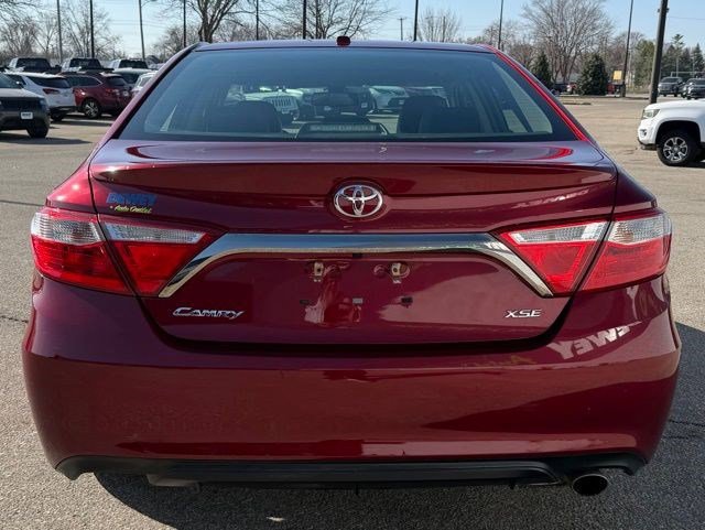 Used 2015 Toyota Camry XSE w/ Moonroof Package image 4