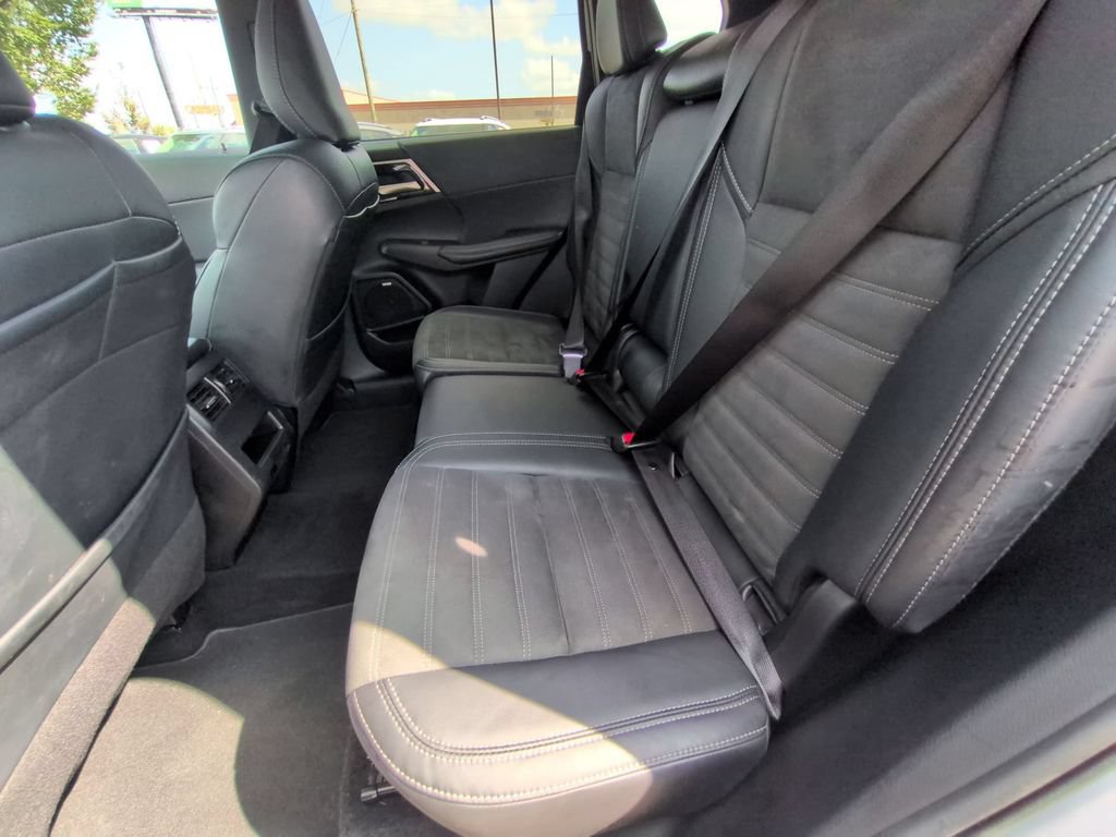 Used 2025 Mitsubishi Outlander SE AWD/4WD image 27