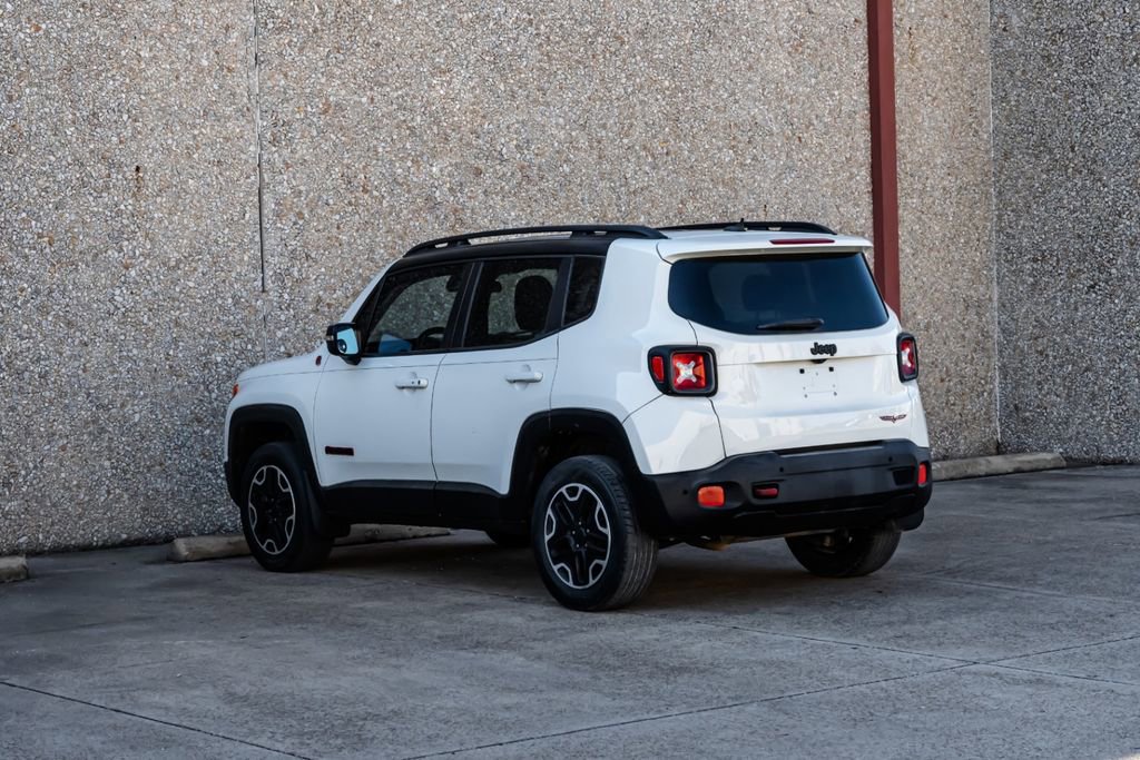 Used 2016 Jeep Renegade Trailhawk AWD/4WD image 5