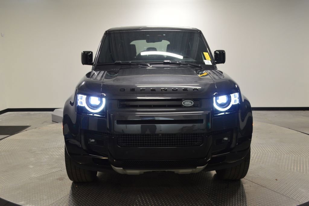 Used 2024 Land Rover Defender 110 V8 AWD/4WD image 10