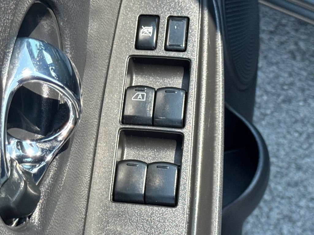 Used 2019 Nissan Versa Note SV FWD image 26