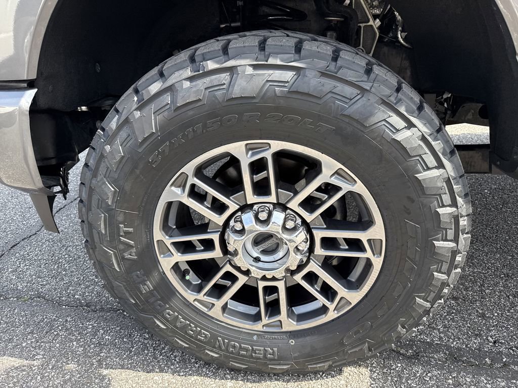 Used 2024 Ford F250 Limited image 11