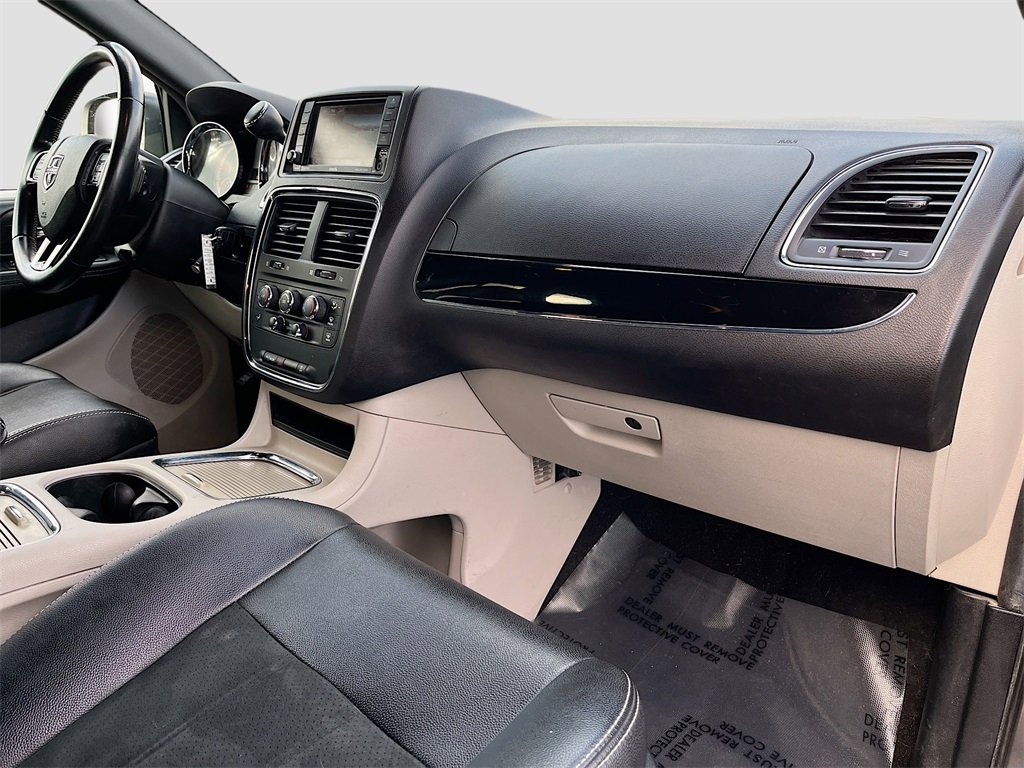 Used 2019 Dodge Grand Caravan SXT image 28