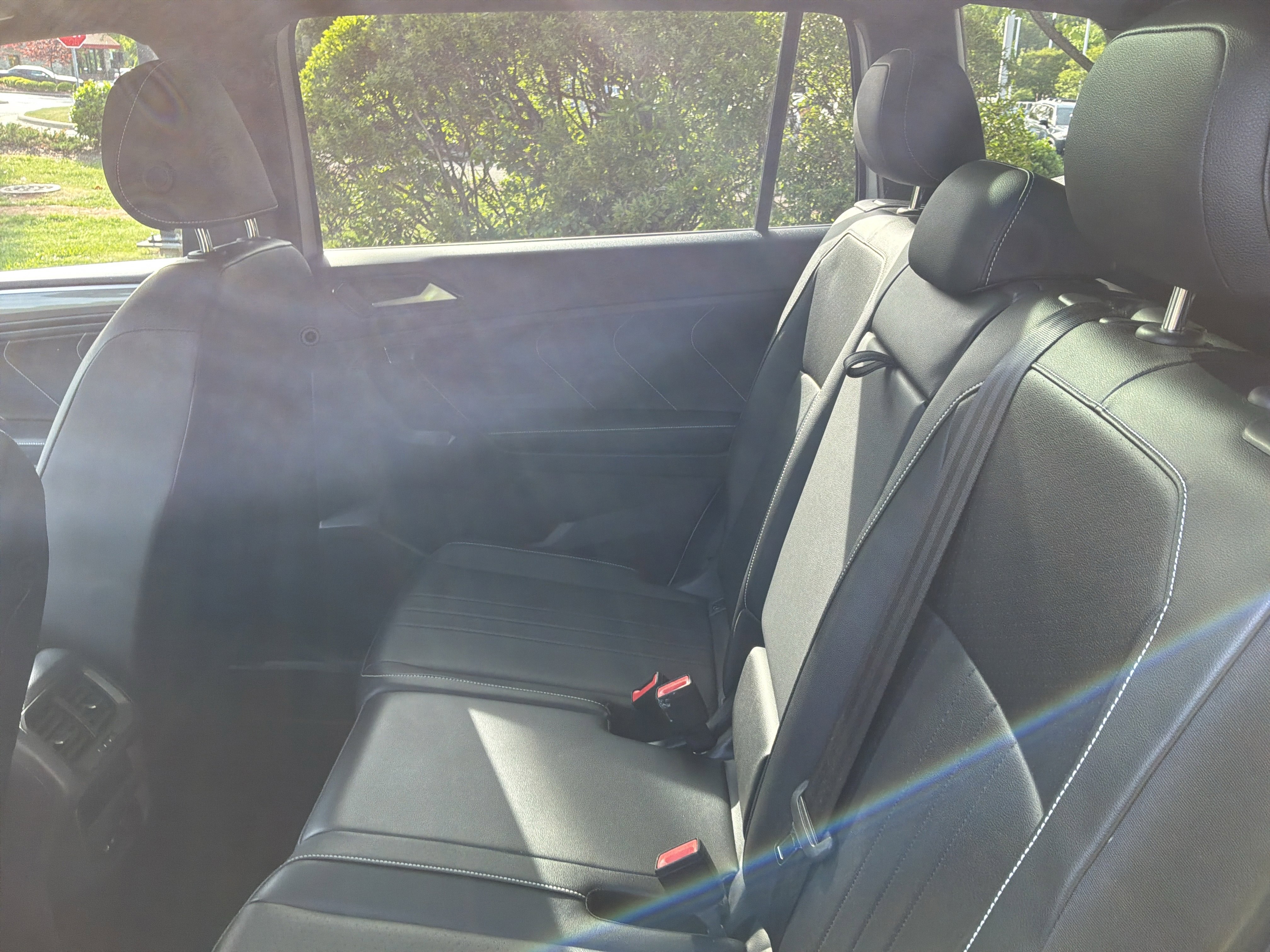 Used 2022 Volkswagen Tiguan SE R-Line FWD image 31