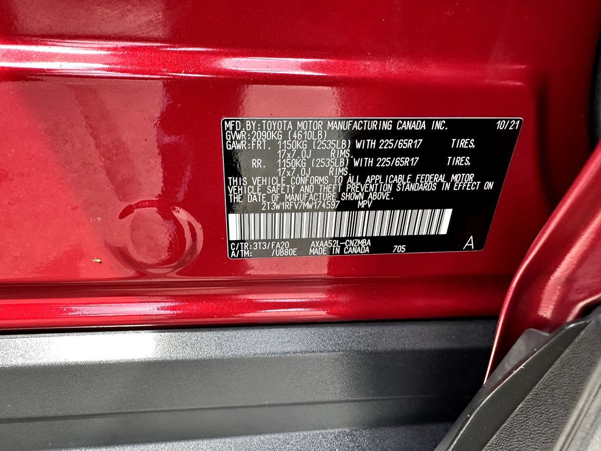 Used 2021 Toyota RAV4 XLE w/ Convenience Package FWD image 34