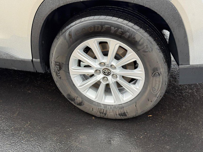 Certified 2025 Toyota Grand Highlander AWD image 8