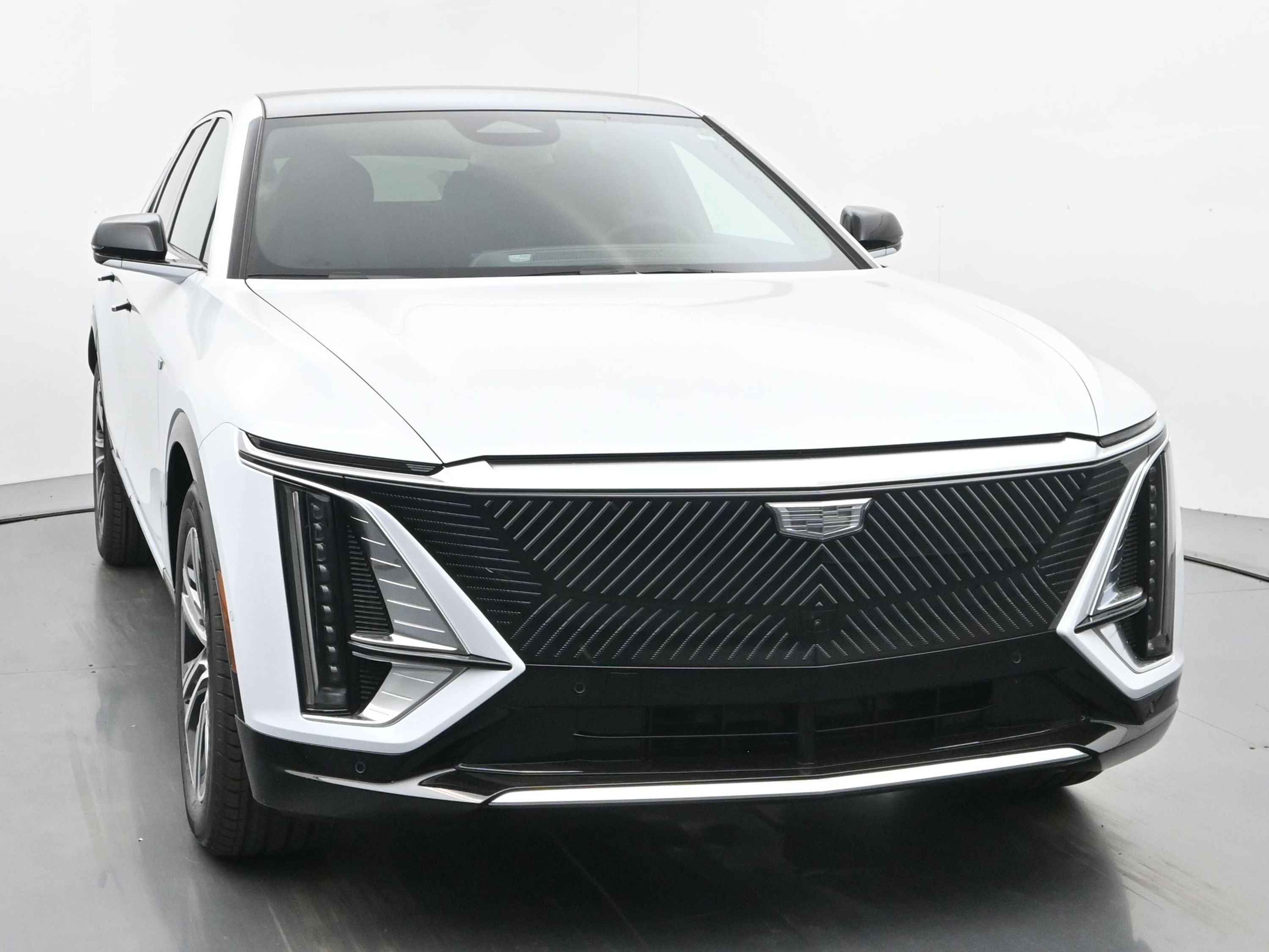 New 2026 Cadillac Lyriq Luxury w/ LPO, Floor Liner Package AWD/4WD image 8