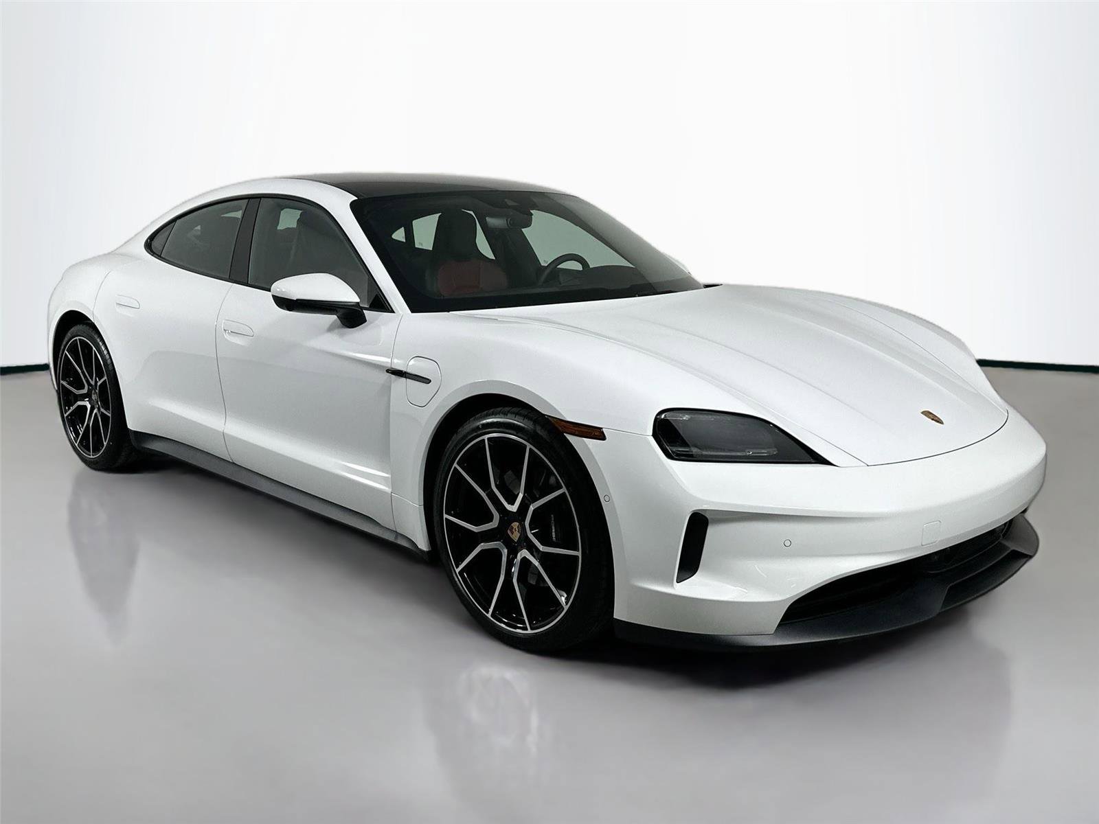 Certified 2025 Porsche Taycan AWD/4WD image 9