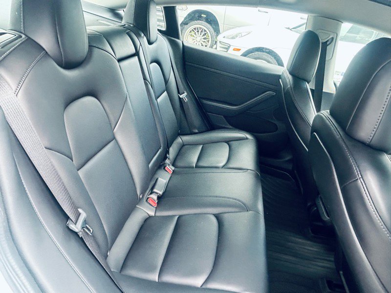 Used 2022 Tesla Model 3 Standard Range image 15