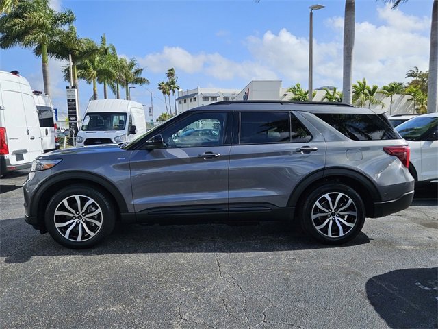 Used 2022 Ford Explorer ST-Line image 3
