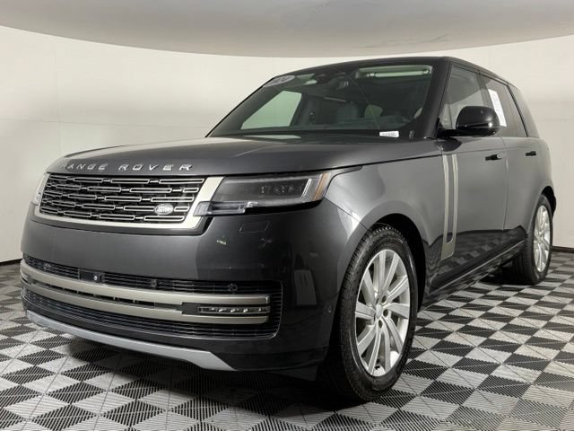 Used 2024 Land Rover Range Rover SE AWD/4WD image 2