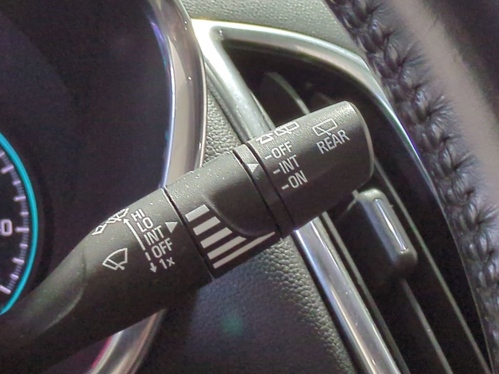Used 2020 Chevrolet Equinox LT w/ Driver Convenience Package FWD image 32
