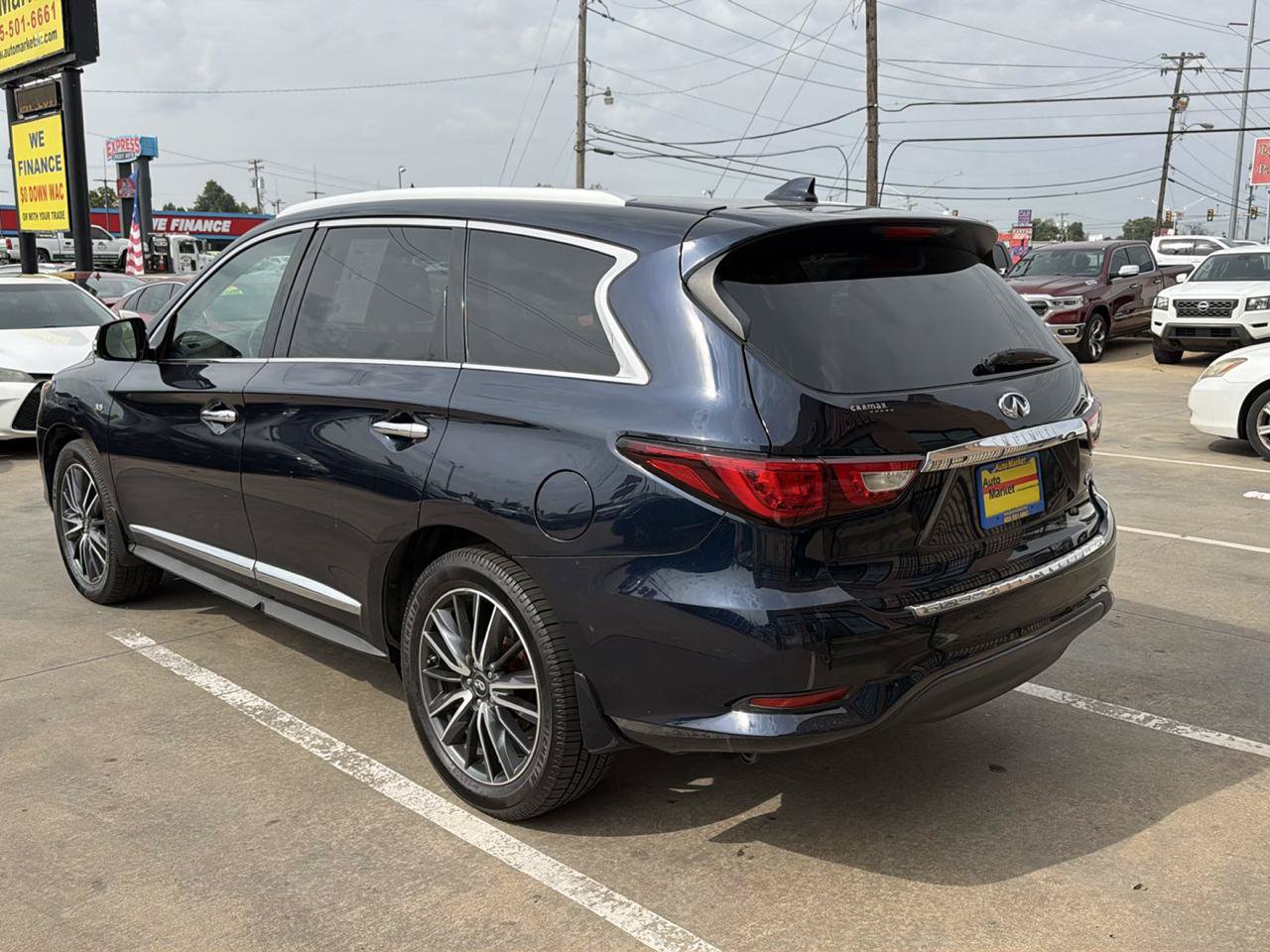 Used 2017 INFINITI QX60 Luxe w/ Deluxe Technology Package AWD/4WD image 7