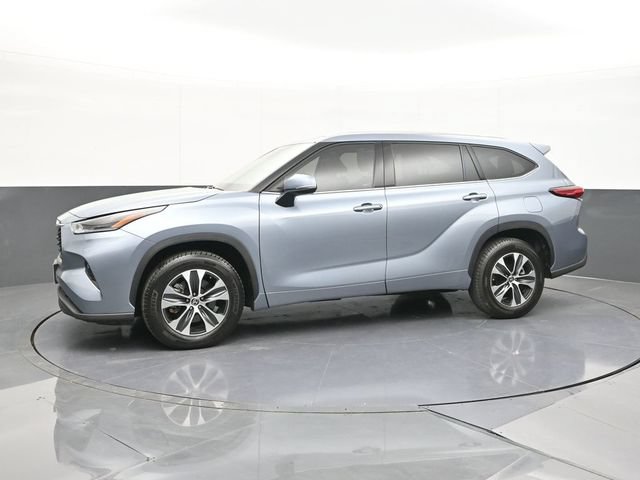 Used 2021 Toyota Highlander XLE FWD image 7
