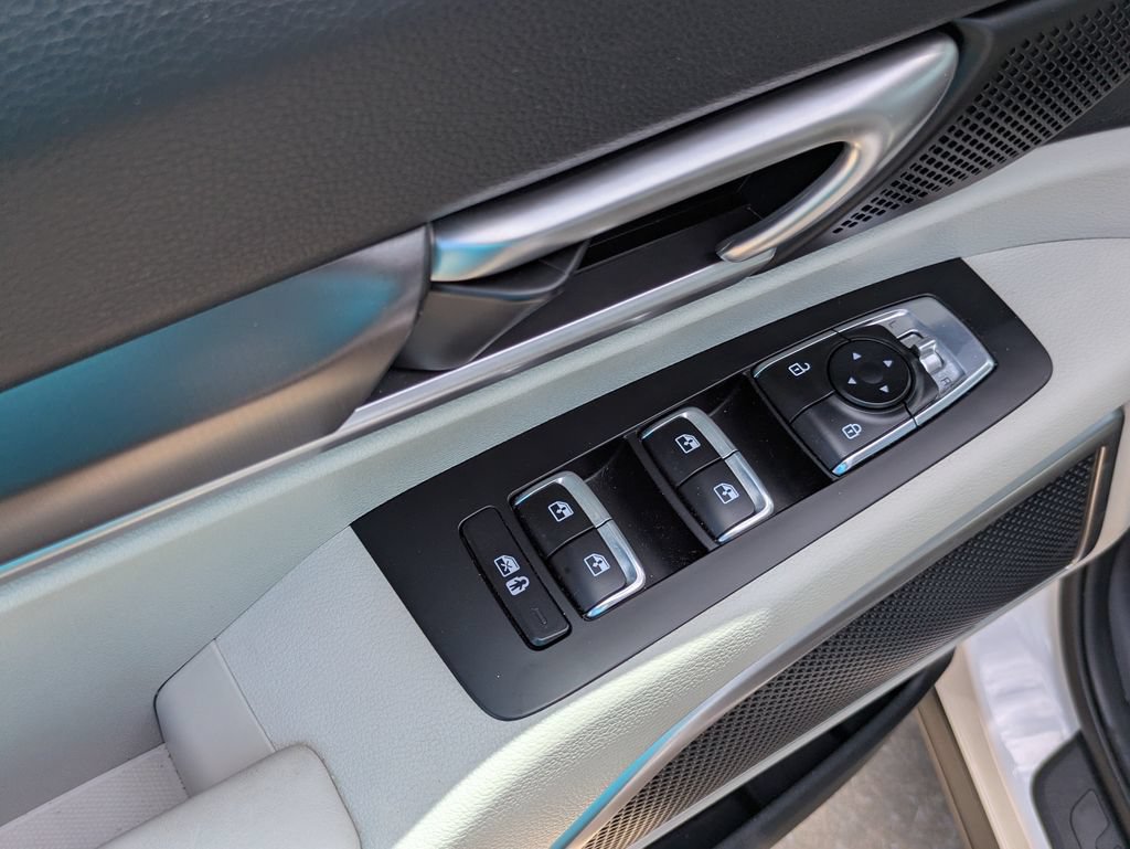 Used 2025 Kia Telluride S FWD image 7