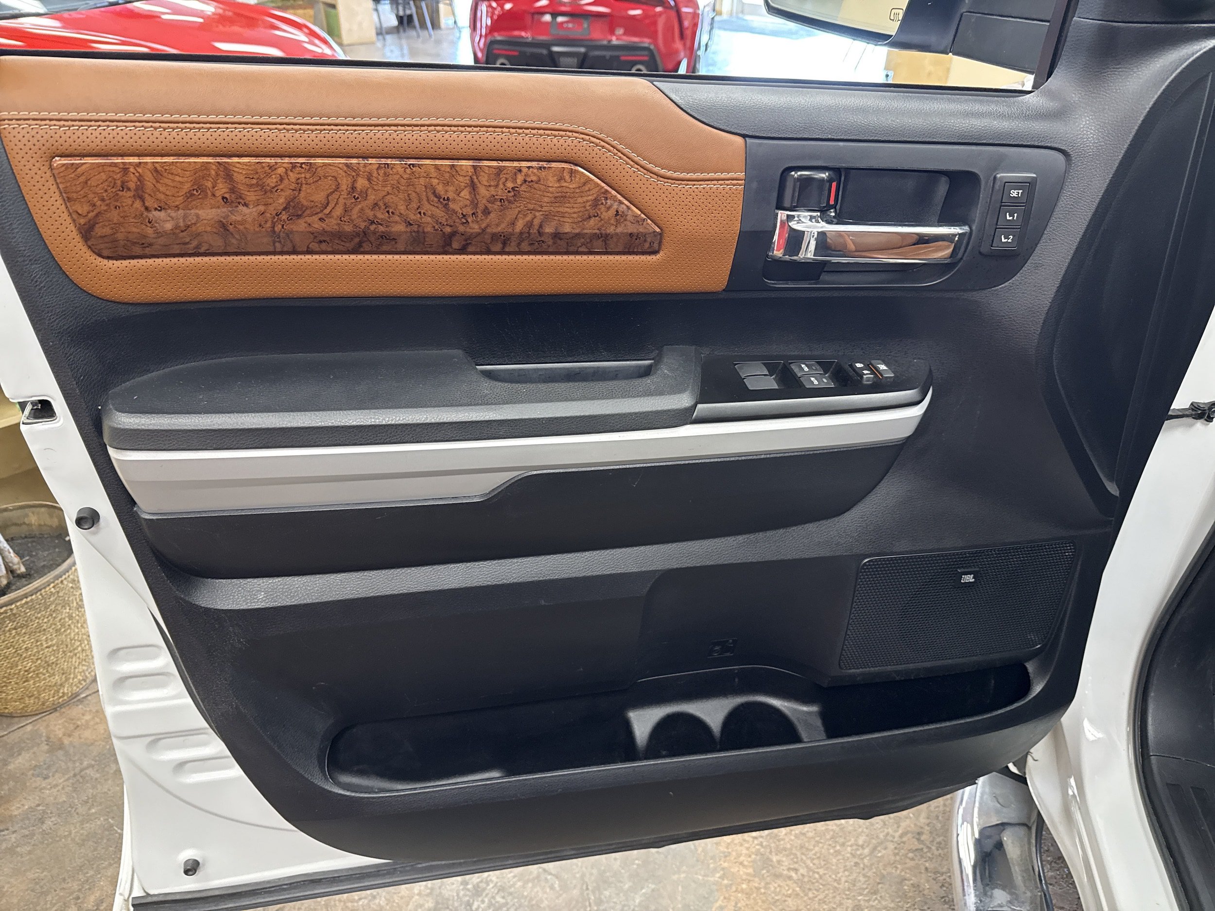 Used 2018 Toyota Tundra Platinum AWD/4WD image 24