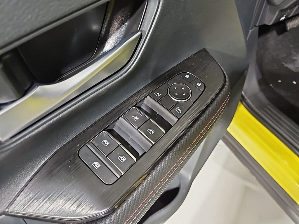 New 2025 Nissan Kicks SR image 11