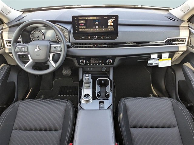 New 2026 Mitsubishi Outlander ES image 14