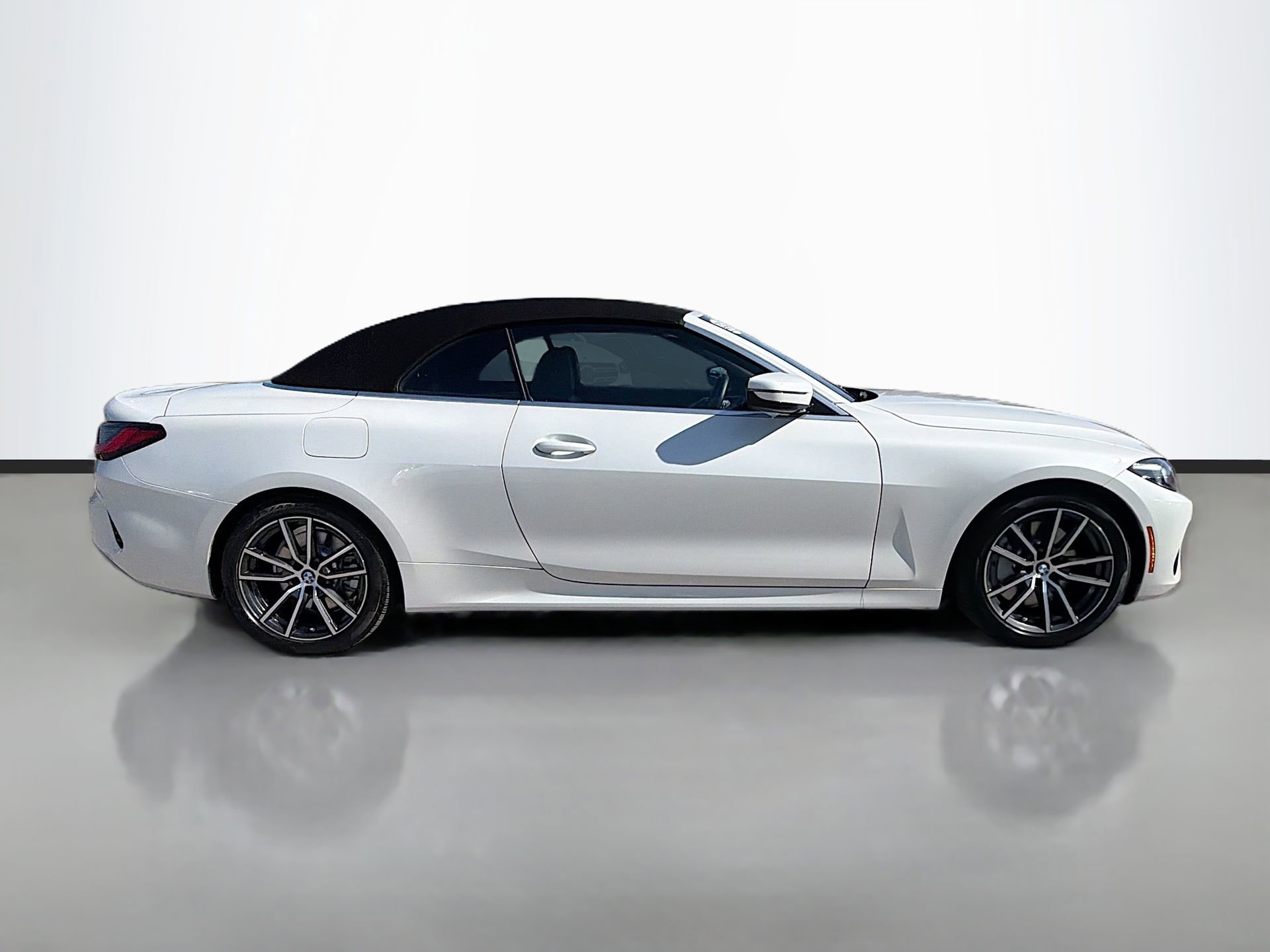 Certified 2025 BMW 430i Convertible image 3