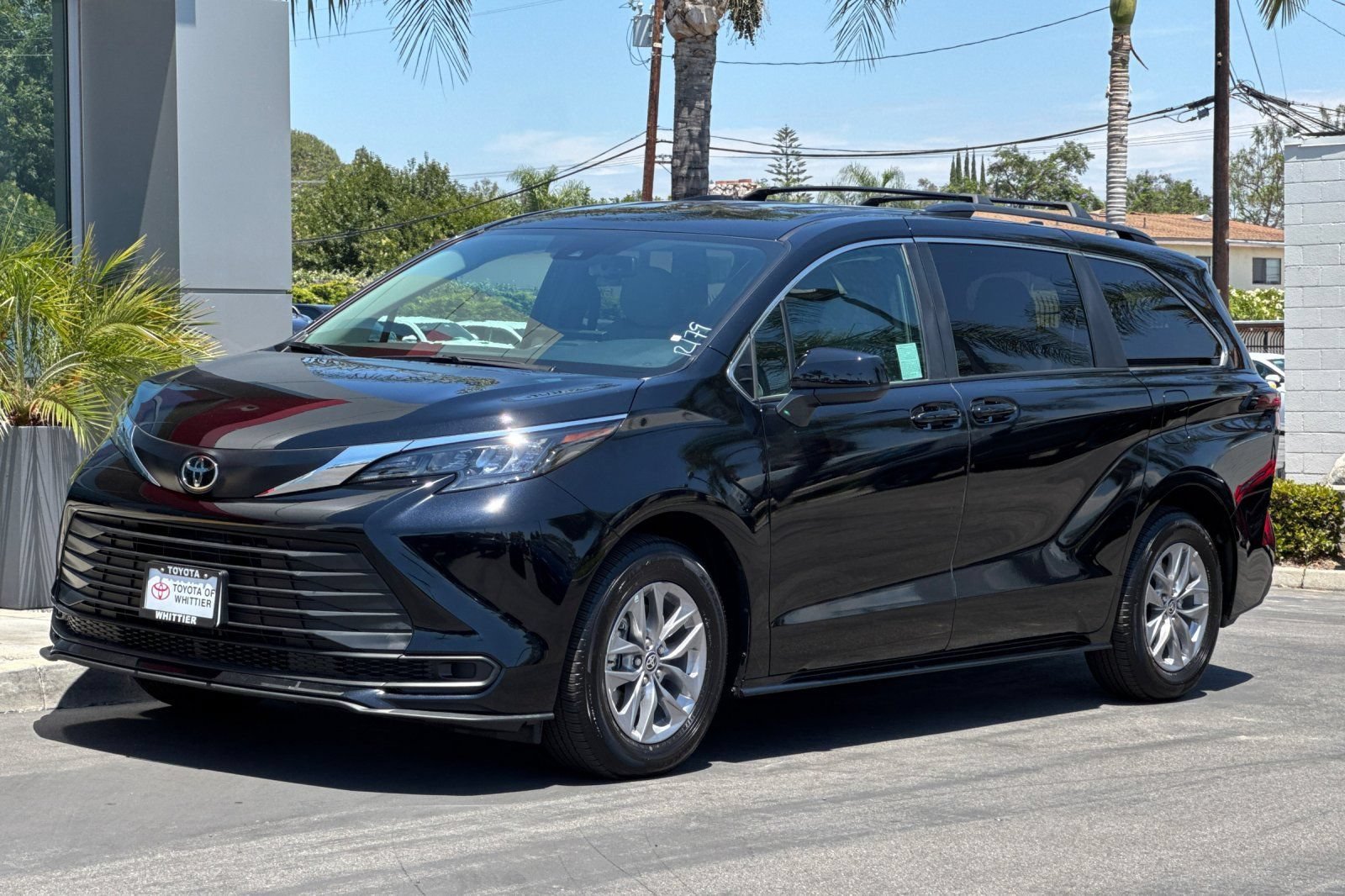 Certified 2026 Toyota Sienna LE FWD image 27