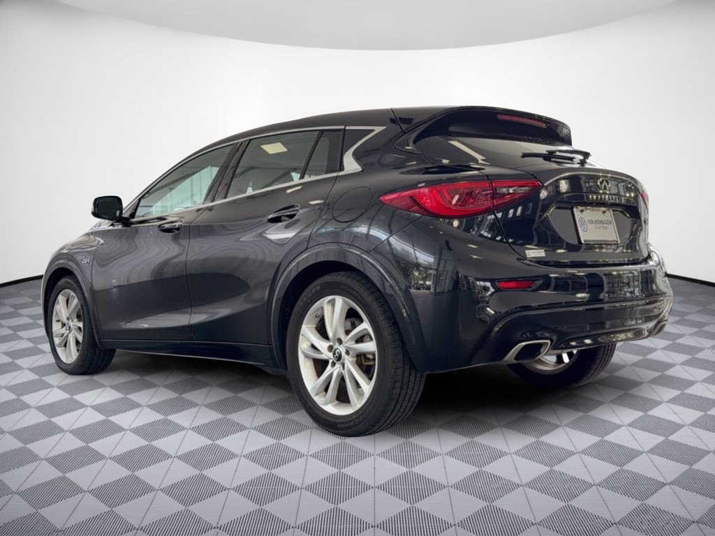 Used 2018 INFINITI QX30 FWD image 3