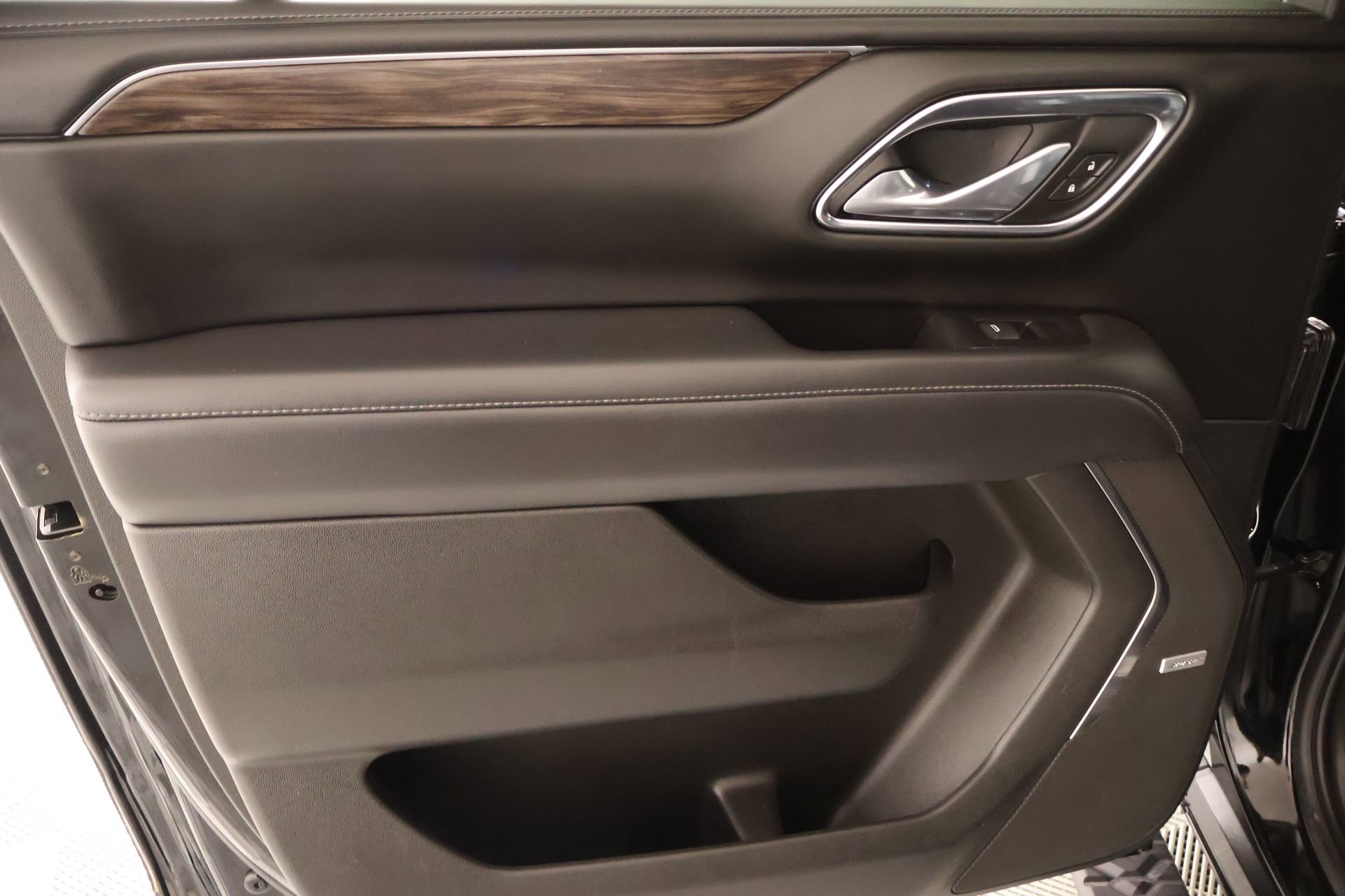 Used 2023 Chevrolet Suburban Z71 w/ Z71 Off-Road Package image 20