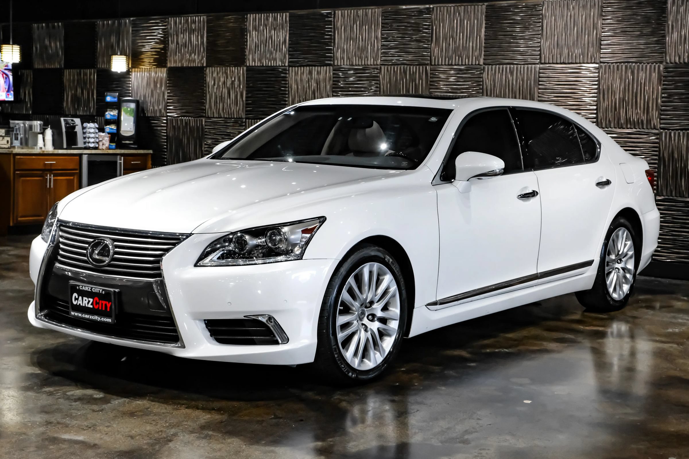 Used 2015 Lexus LS 460 L RWD image 7