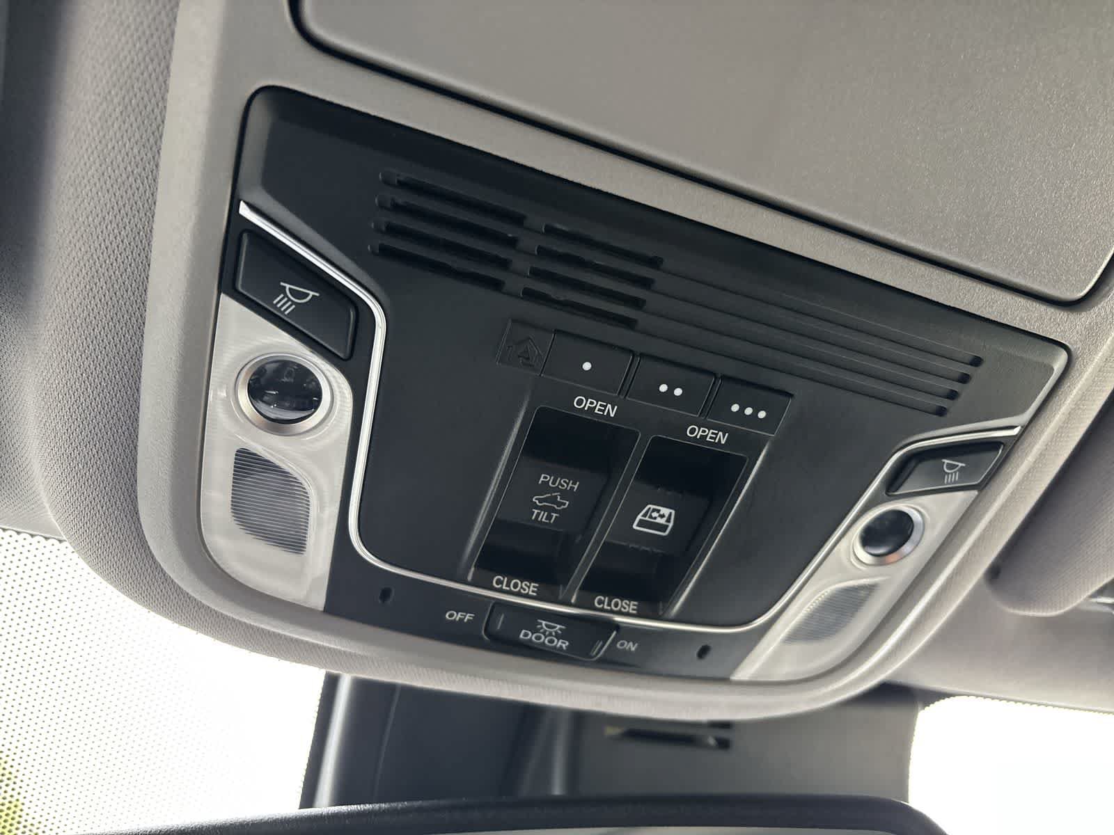 Used 2018 Honda Ridgeline RTL-E image 24