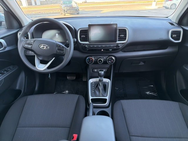 Used 2026 Hyundai Venue SE image 15