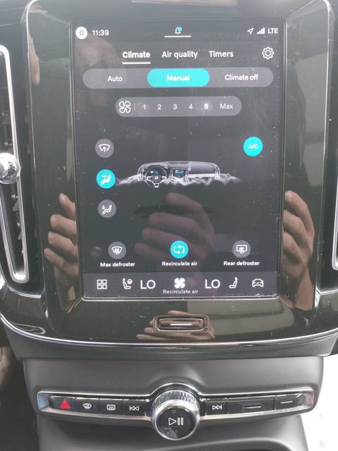 Certified 2026 Volvo XC40 B5 Plus AWD/4WD image 13