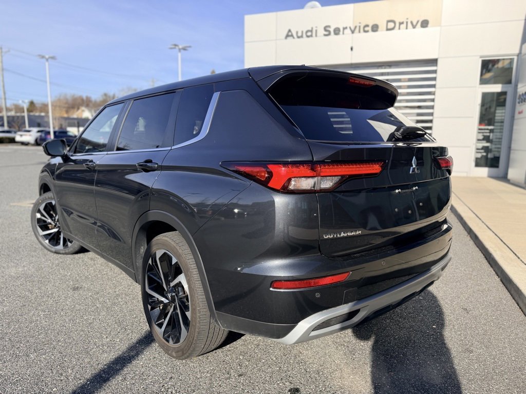 Used 2024 Mitsubishi Outlander SE image 4