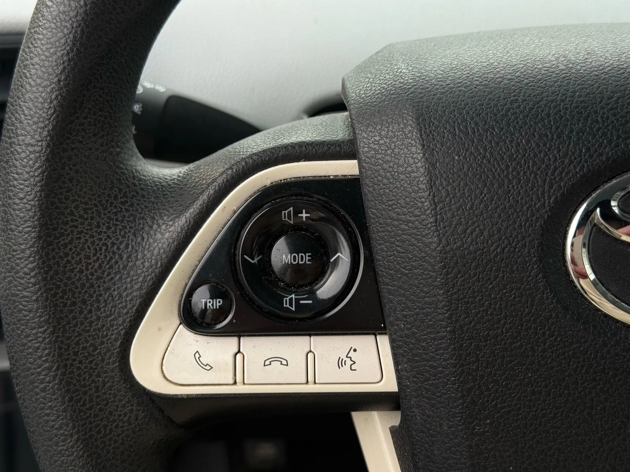 Used 2018 Toyota Prius Two image 33