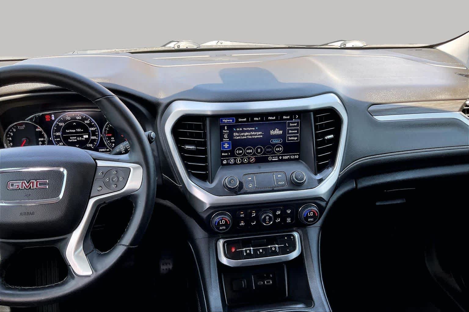 Used 2023 GMC Acadia SLT w/ Technology Package FWD image 7