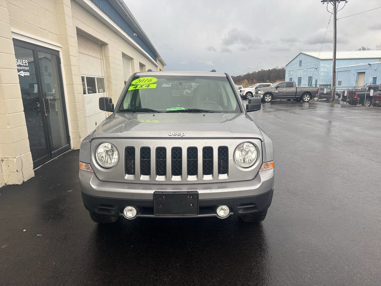 Used 2016 Jeep Patriot High Altitude image 3