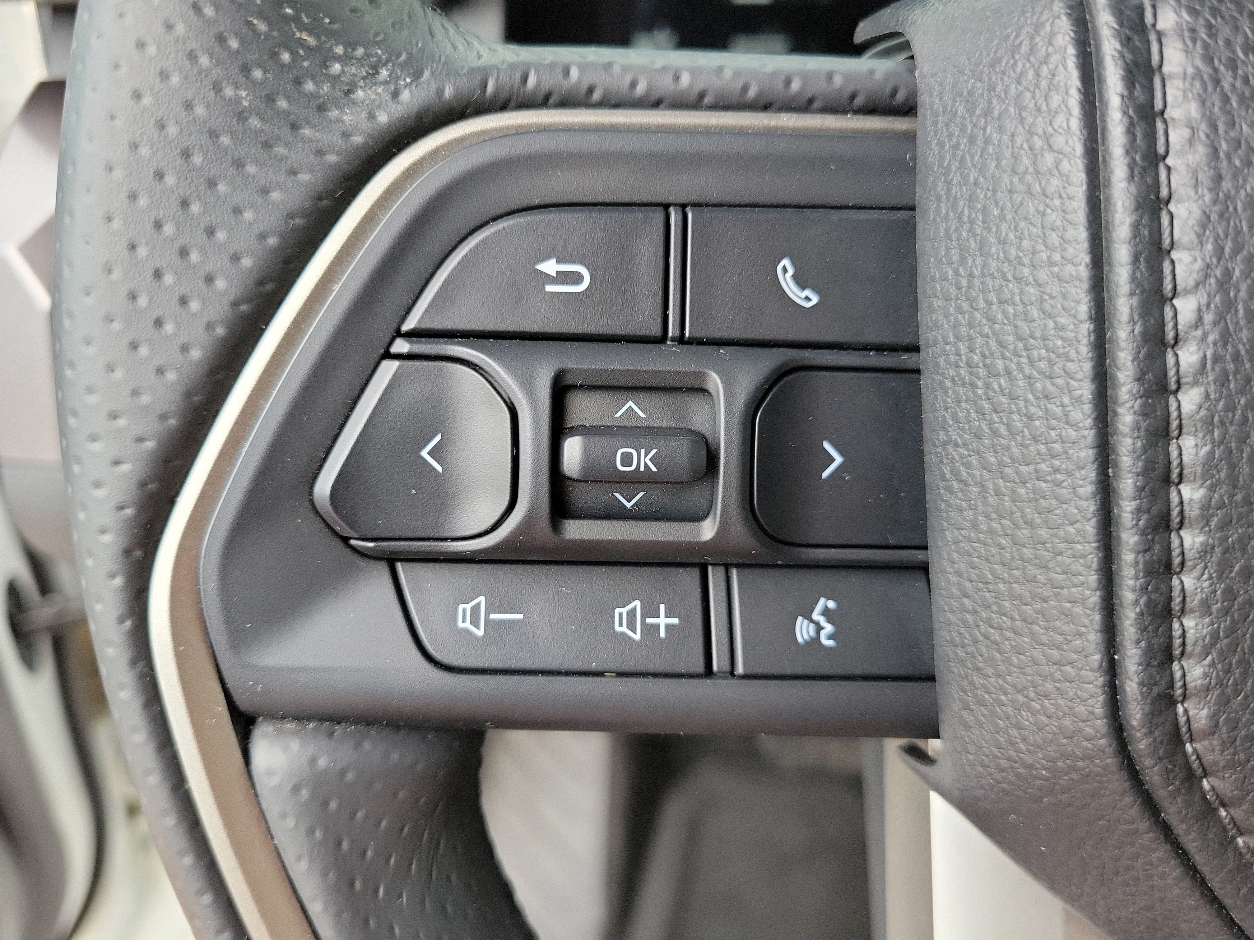 Used 2025 Toyota 4Runner TRD Off-Road AWD/4WD image 21