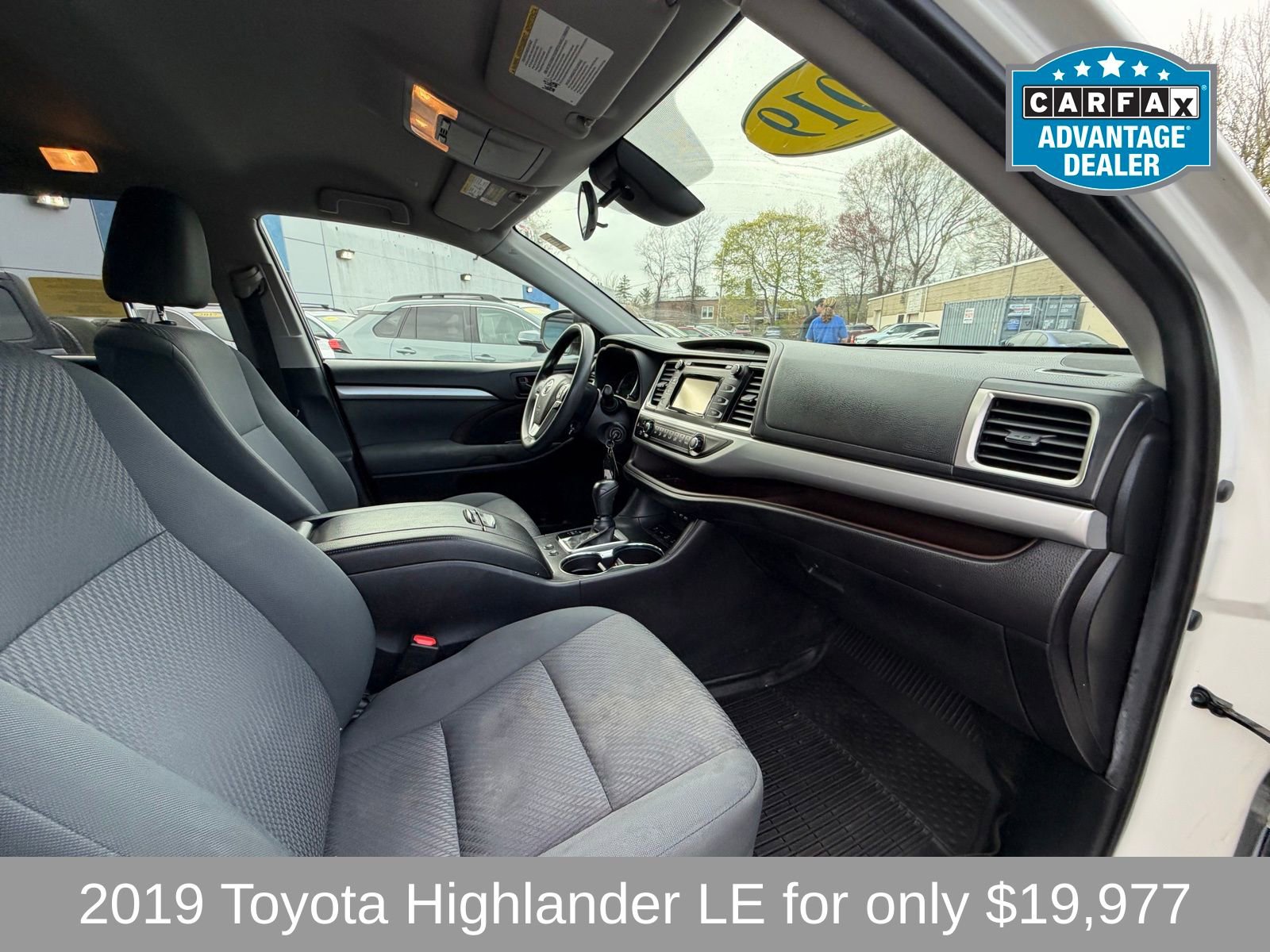 Used 2019 Toyota Highlander LE AWD/4WD image 18