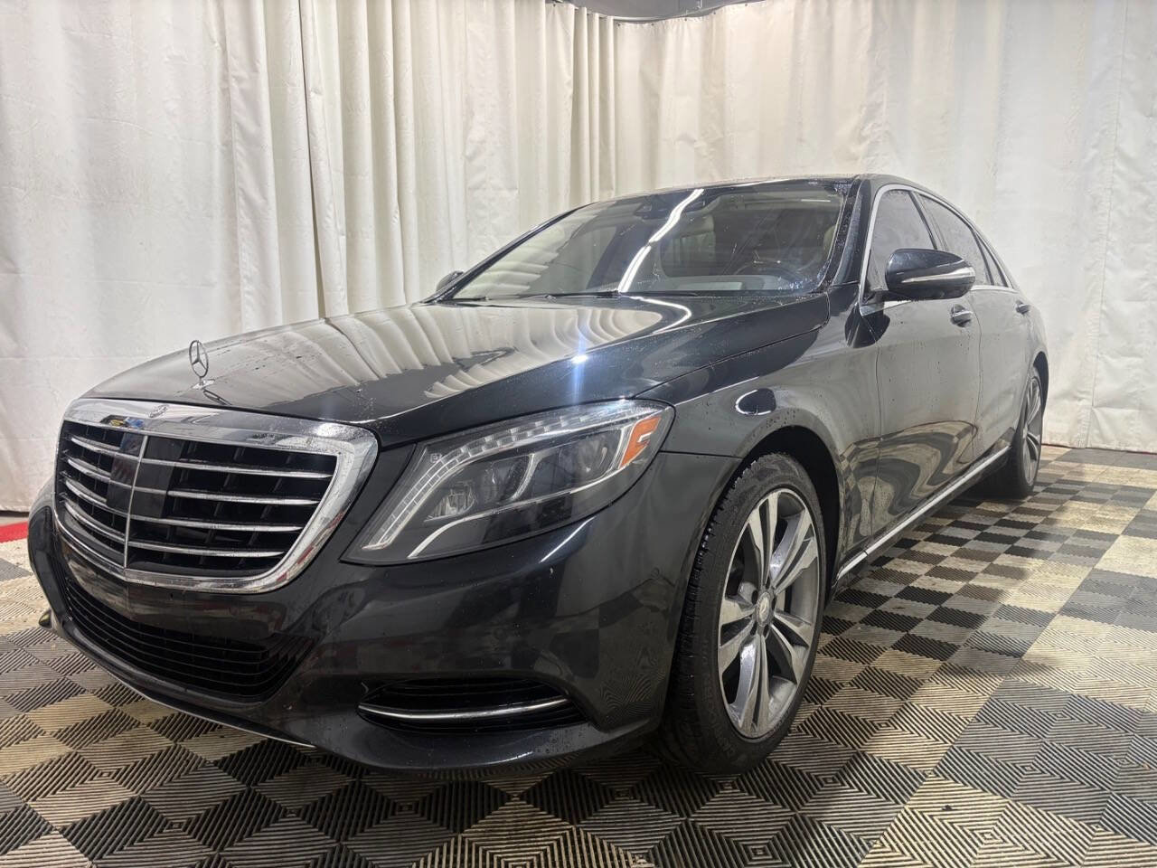 Used 2015 Mercedes-Benz S 550 4MATIC Sedan image 2