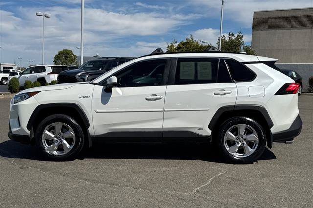 Certified 2021 Toyota RAV4 XLE Premium AWD/4WD image 9
