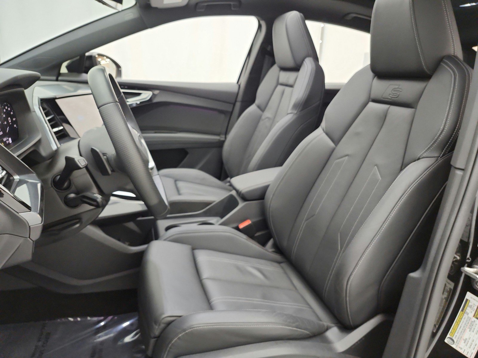 Used 2024 Audi Q4 e-tron Premium Plus w/ Premium Plus AWD/4WD image 13