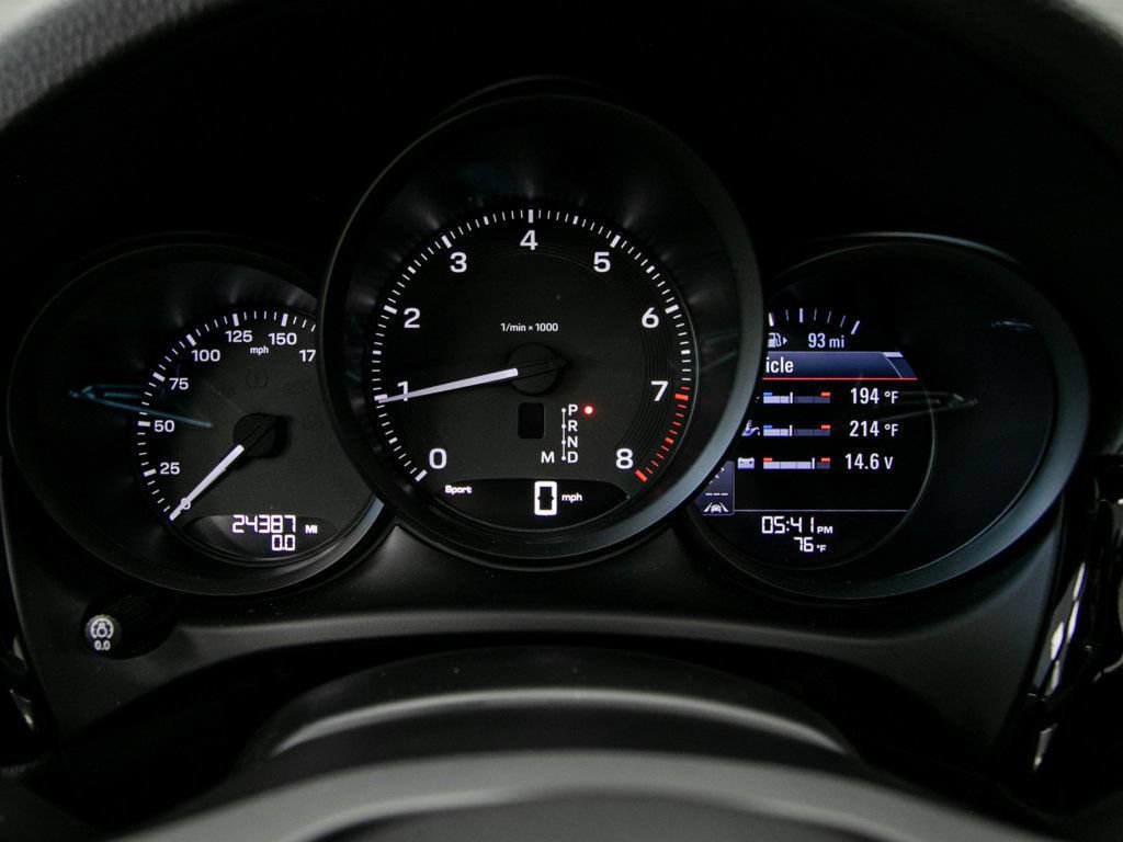 Used 2024 Porsche Macan Turbo AWD/4WD image 13