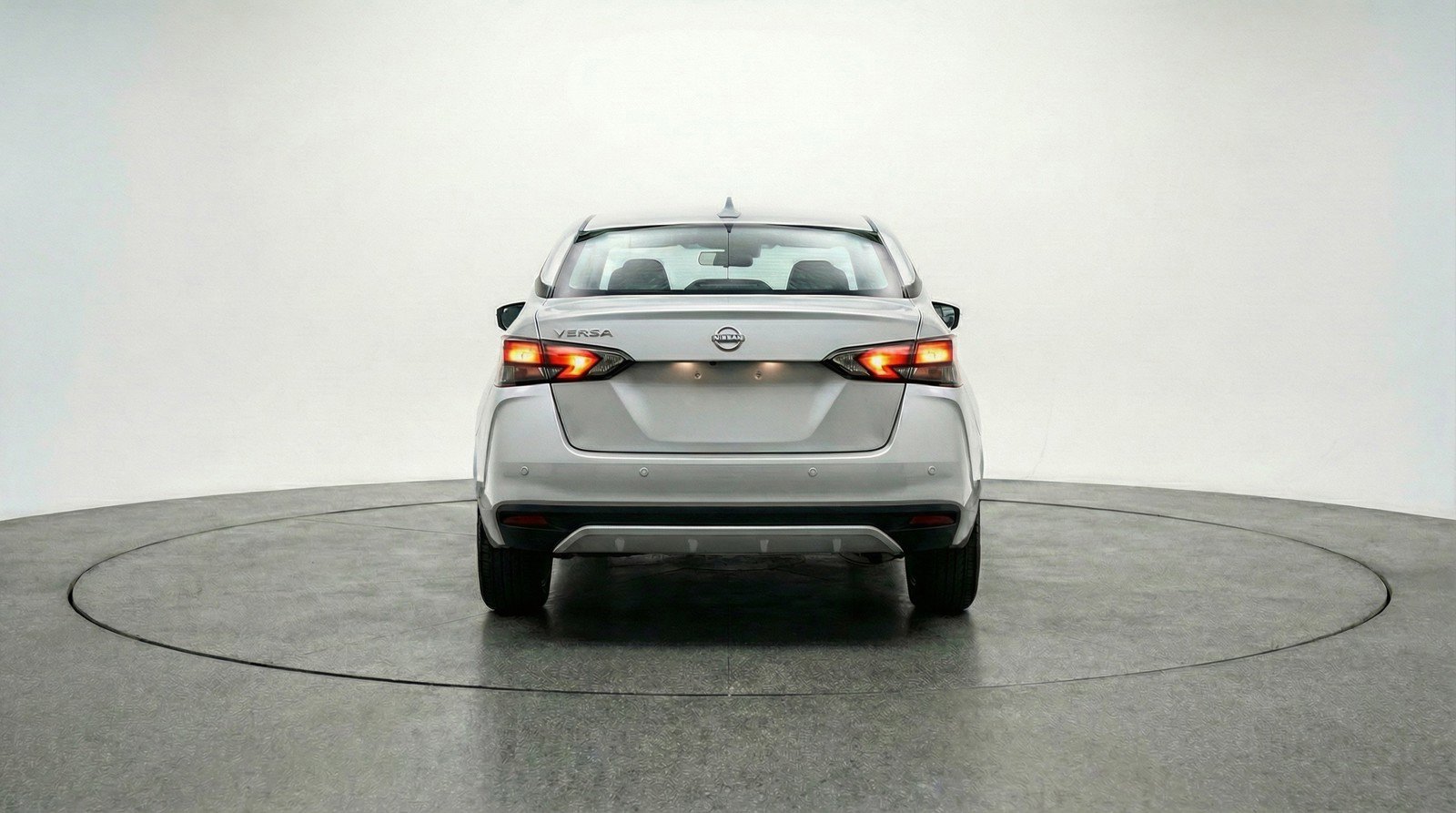 Used 2025 Nissan Versa SV image 7
