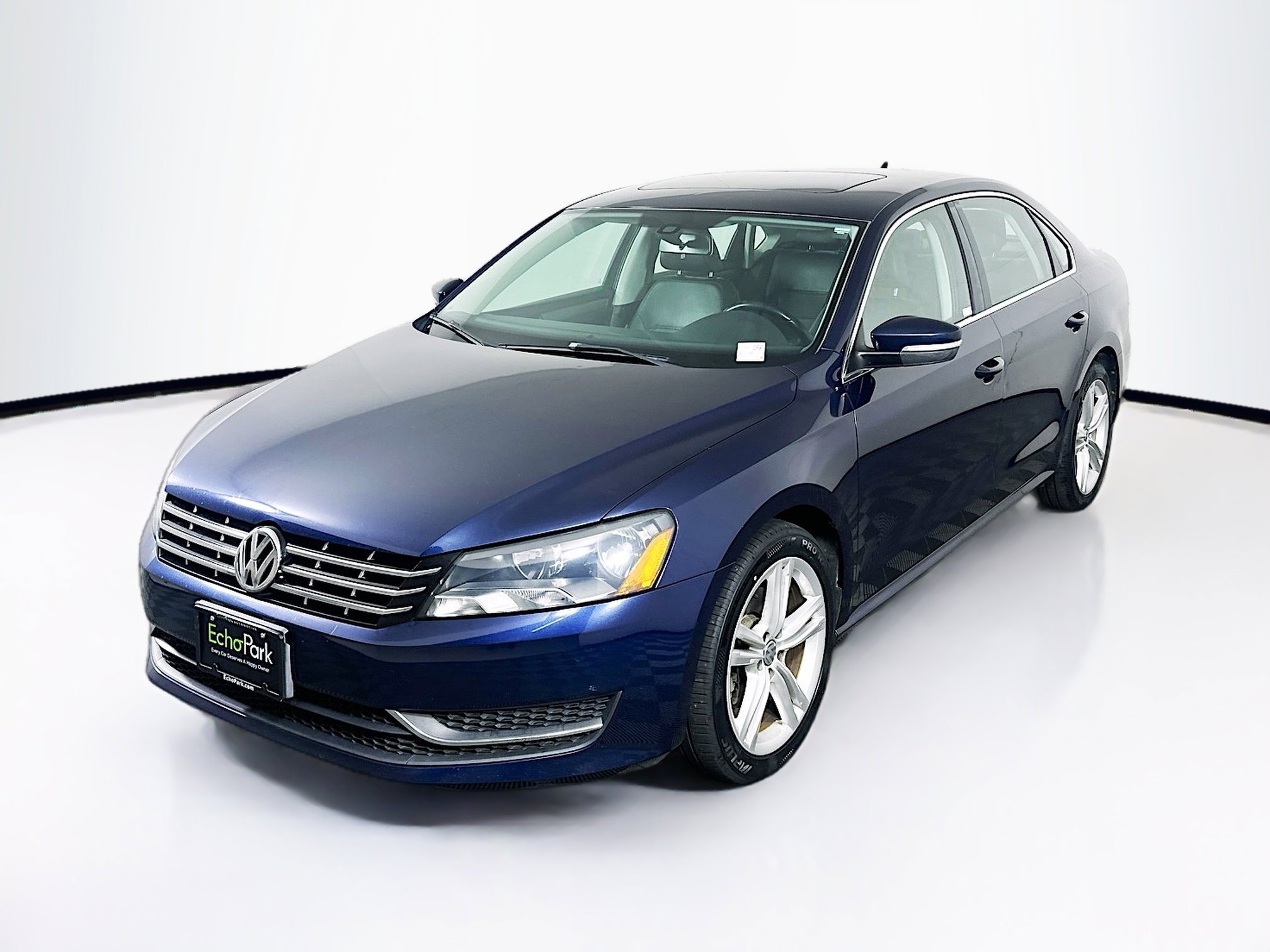 Used 2015 Volkswagen Passat TDI SE FWD image 3