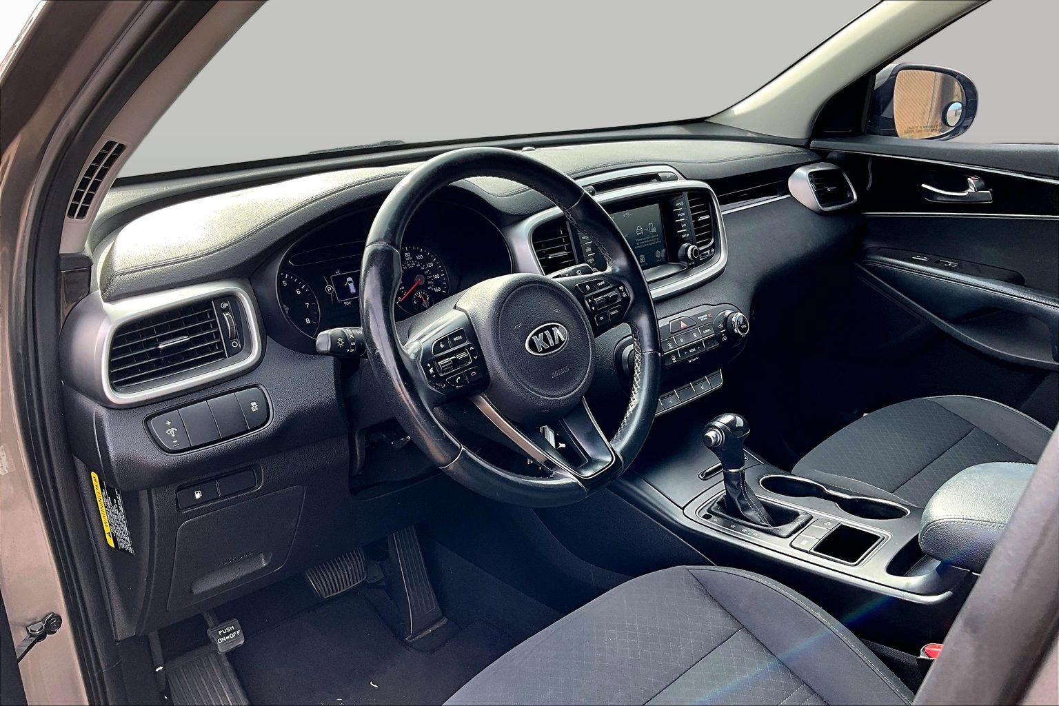 Used 2018 Kia Sorento FWD image 11