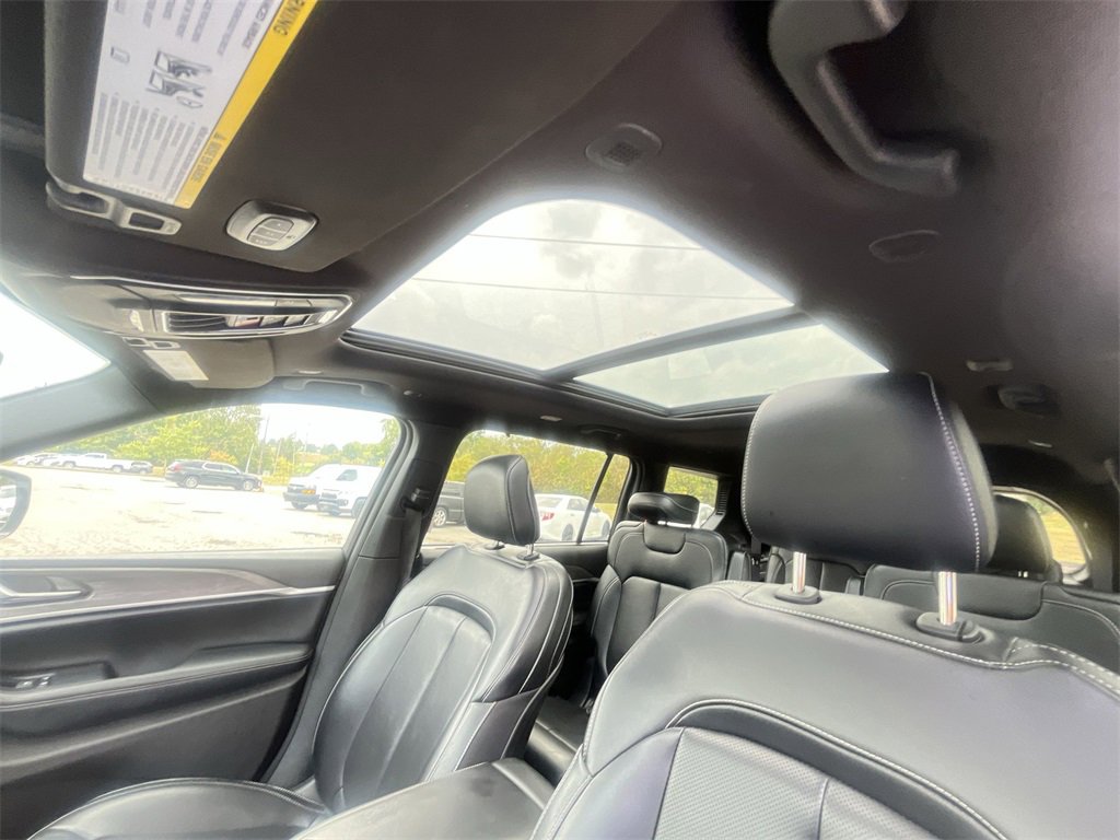 Used 2024 Jeep Grand Cherokee L Limited w/ Luxury Tech Group II image 22