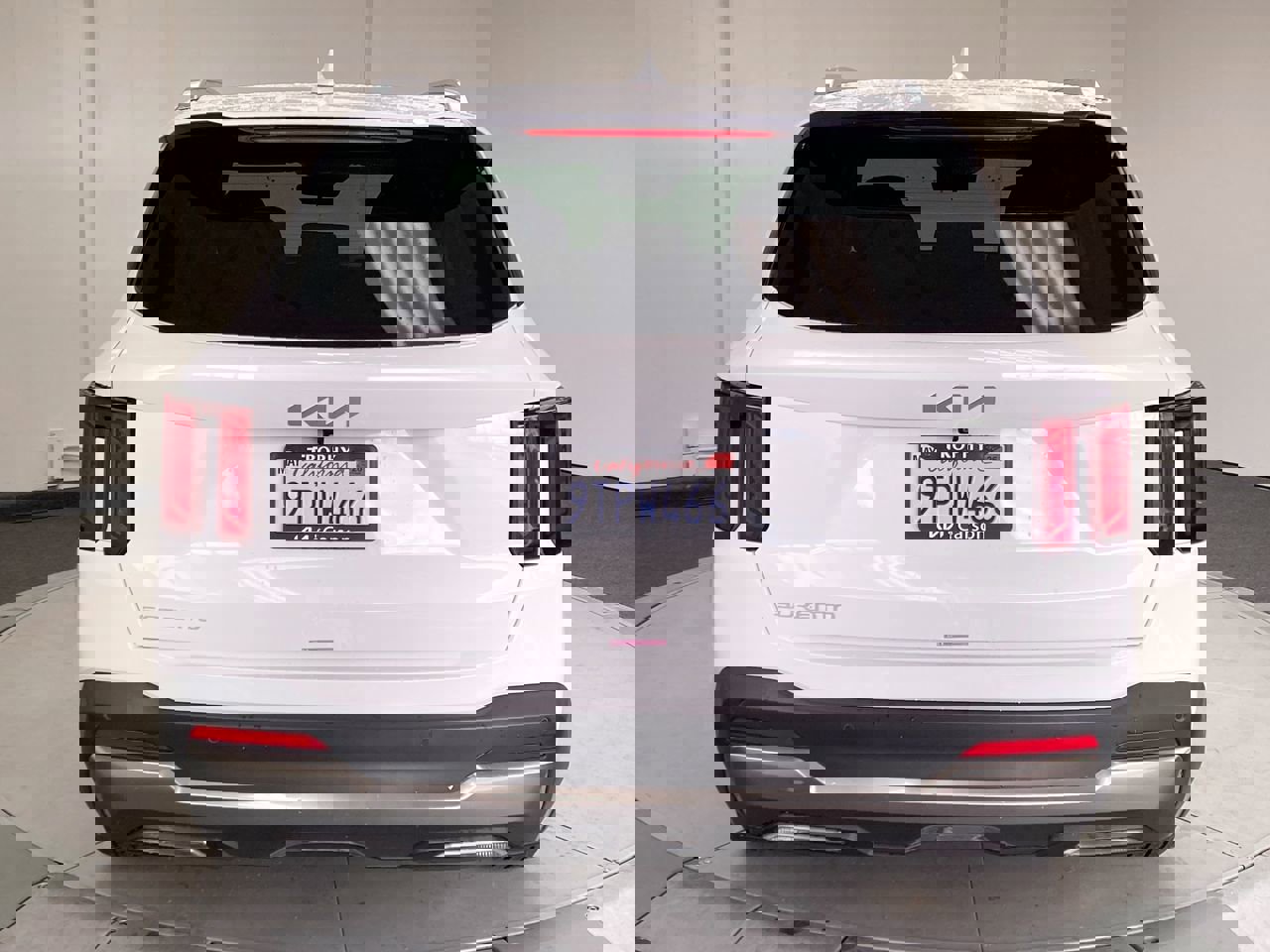 Certified 2025 Kia Sorento S w/ Panoramic Sunroof Package image 4