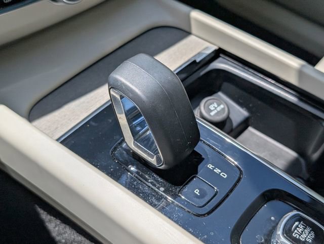 Used 2023 Volvo XC60 B5 Plus w/ Protection Package Premier image 27