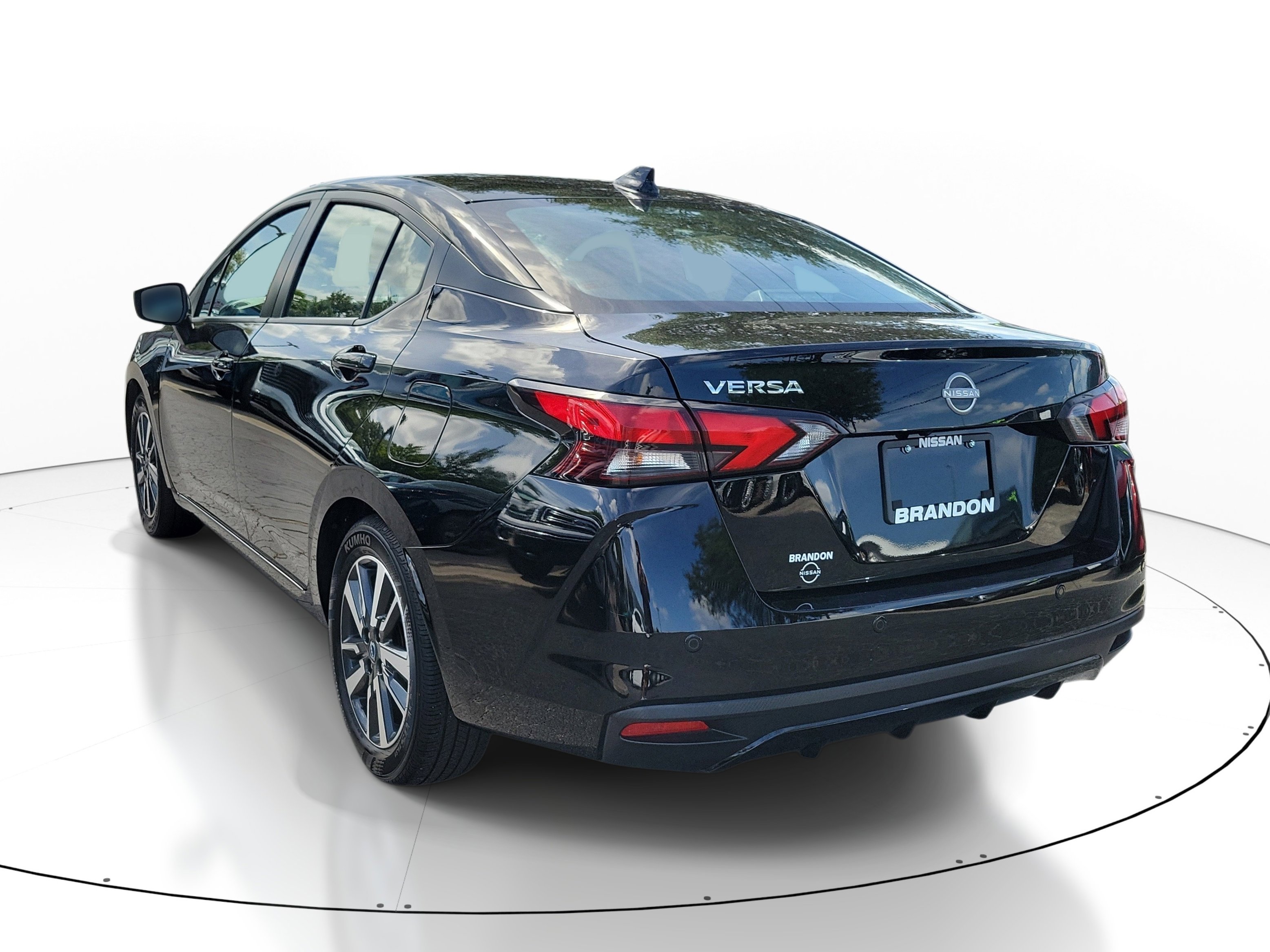 Certified 2025 Nissan Versa SV FWD image 5