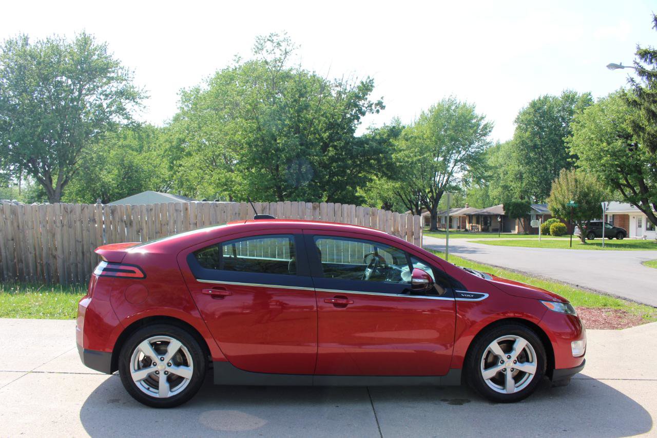 Used 2015 Chevrolet Volt FWD image 11