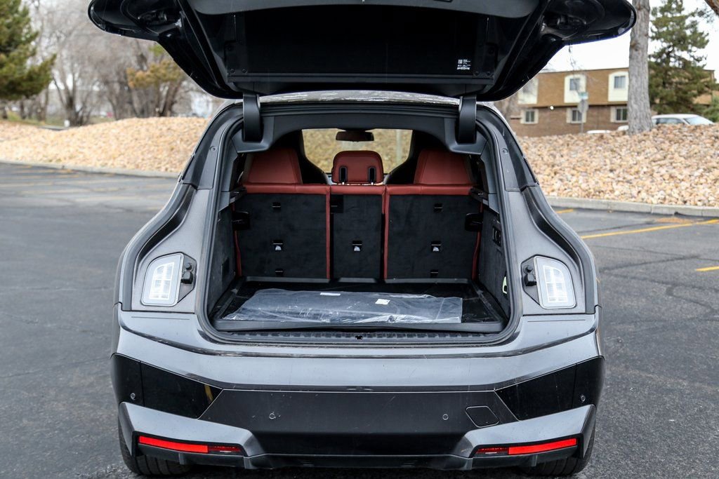 Used 2025 BMW iX xDrive50 w/ Premium Package image 24