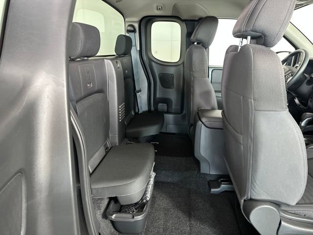 Used 2024 Nissan Frontier SV image 27